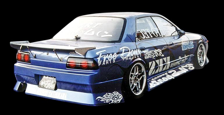 SKYLINE R32 MBN 4-DOOR BODYKIT